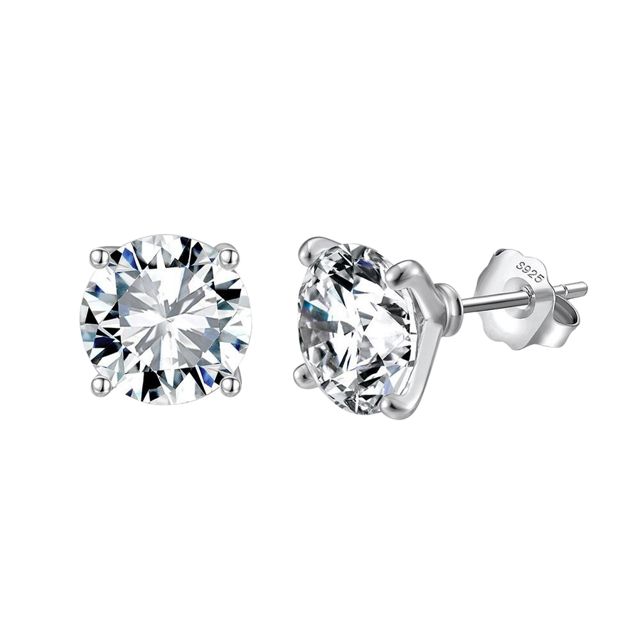 Pendientes Martini Studs de Anabellé Jewerly con moissanita redonda en plata de ley 925 y engaste de cuatro uñas.